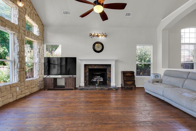2326 Balleybrooke Drive, Lewisville, TX 75077