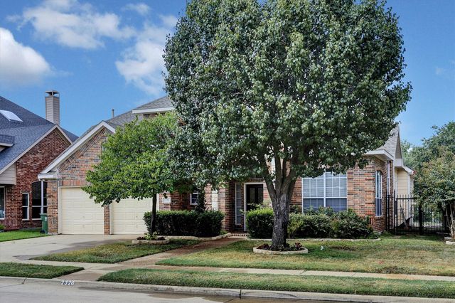 2326 Balleybrooke Drive, Lewisville, TX 75077