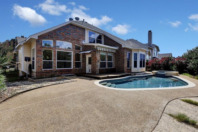 2326 Balleybrooke Drive, Lewisville, TX 75077