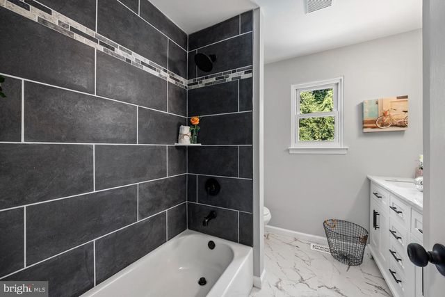 1869 W POINT DR, Cherry Hill, NJ 08003