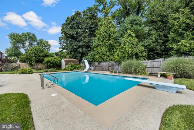 1869 W POINT DR, Cherry Hill, NJ 08003