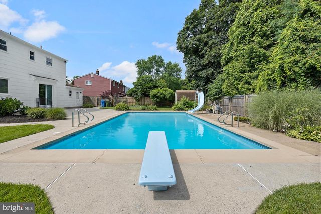 1869 W POINT DR, Cherry Hill, NJ 08003