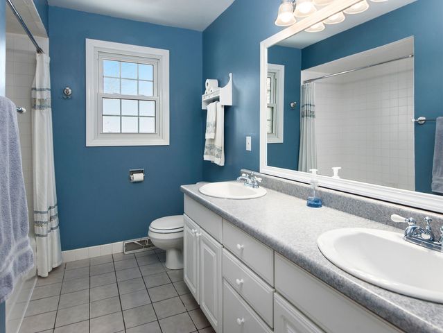 820 N Sanborn Drive, Palatine, IL 60074