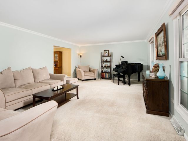 820 N Sanborn Drive, Palatine, IL 60074