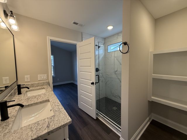 2082 Melanie Dr, Springfield, TN 37172