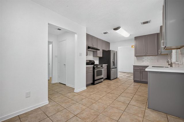 1179 Maclesby Ln, Channelview, TX 77530