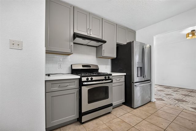 1179 Maclesby Ln, Channelview, TX 77530