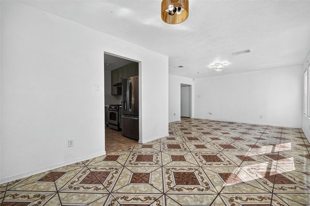 1179 Maclesby Ln, Channelview, TX 77530