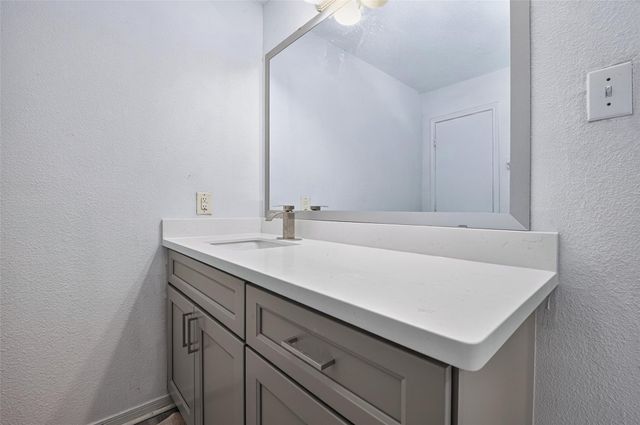 1179 Maclesby Ln, Channelview, TX 77530