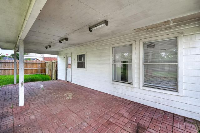 1179 Maclesby Ln, Channelview, TX 77530