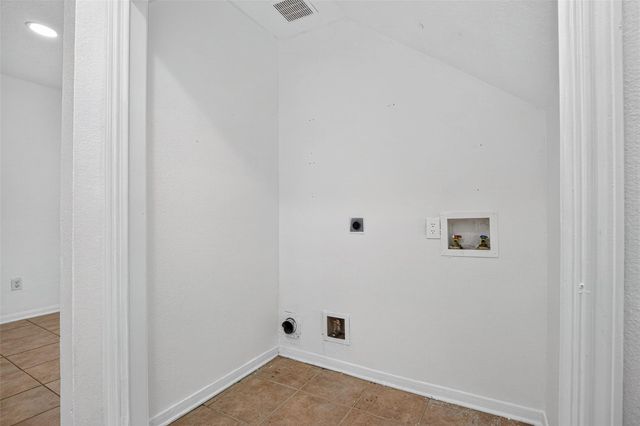 1179 Maclesby Ln, Channelview, TX 77530