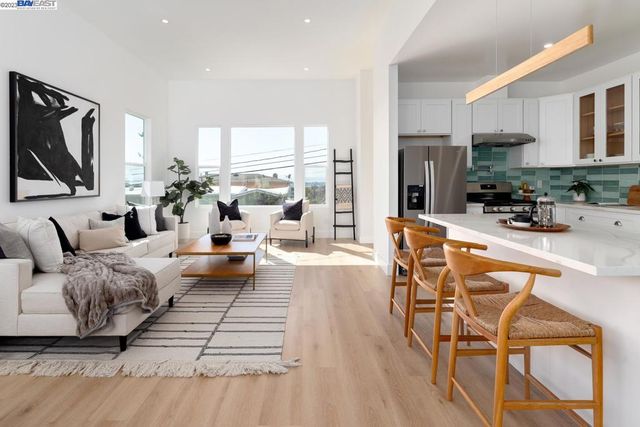 4822 Gordon St, Oakland, CA 94601