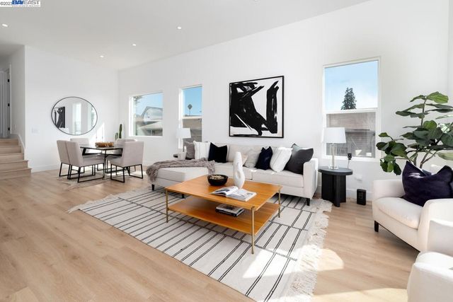 4822 Gordon St, Oakland, CA 94601