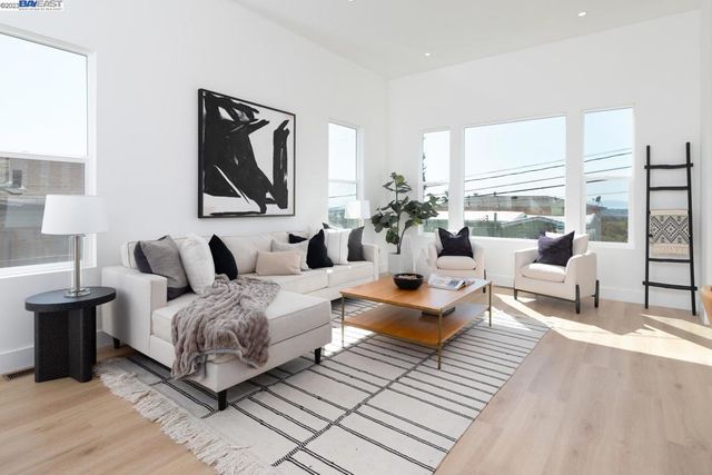 4822 Gordon St, Oakland, CA 94601