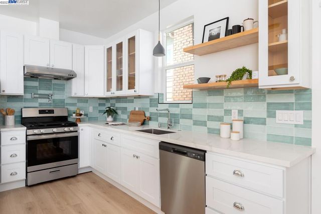 4822 Gordon St, Oakland, CA 94601