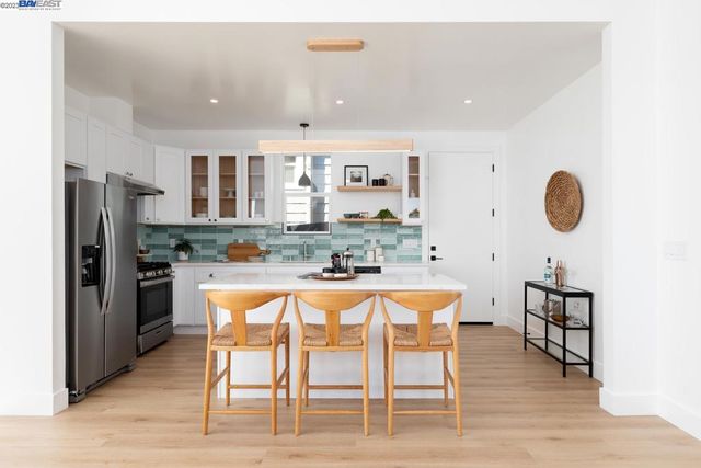 4822 Gordon St, Oakland, CA 94601