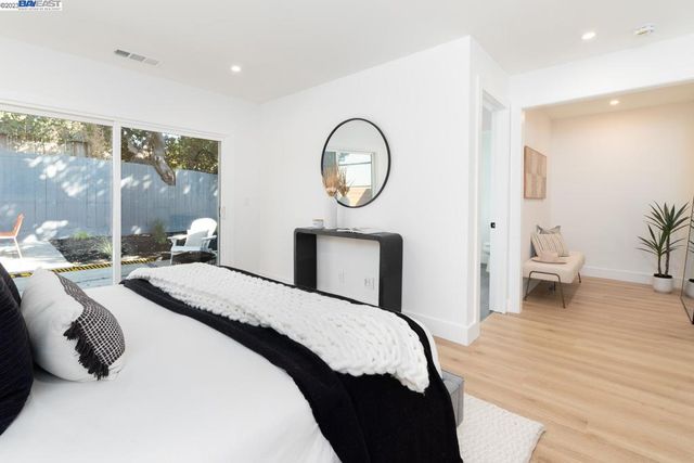 4822 Gordon St, Oakland, CA 94601