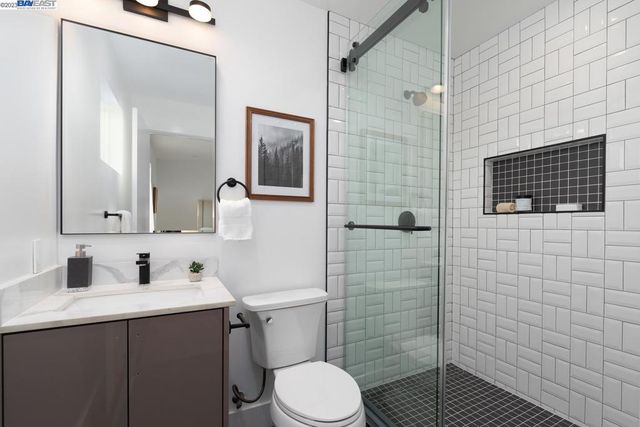 4822 Gordon St, Oakland, CA 94601