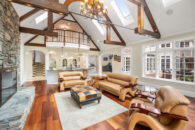 5 Hamlins Crossing, Dover, MA 02030