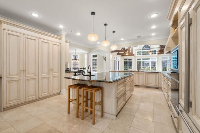 5 Hamlins Crossing, Dover, MA 02030