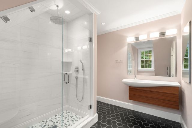 5 Hamlins Crossing, Dover, MA 02030