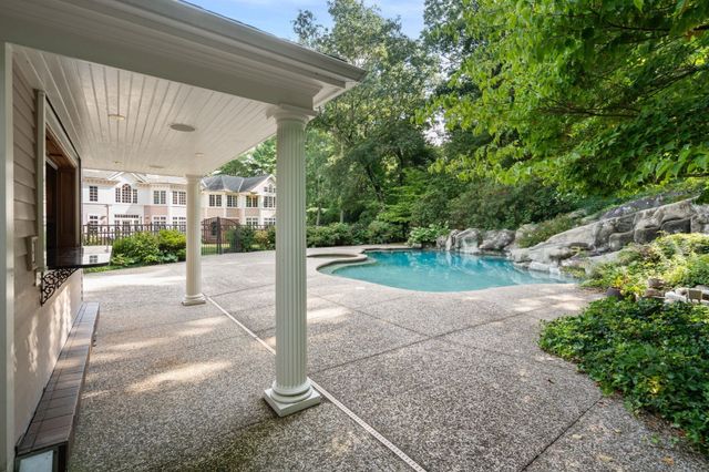 5 Hamlins Crossing, Dover, MA 02030
