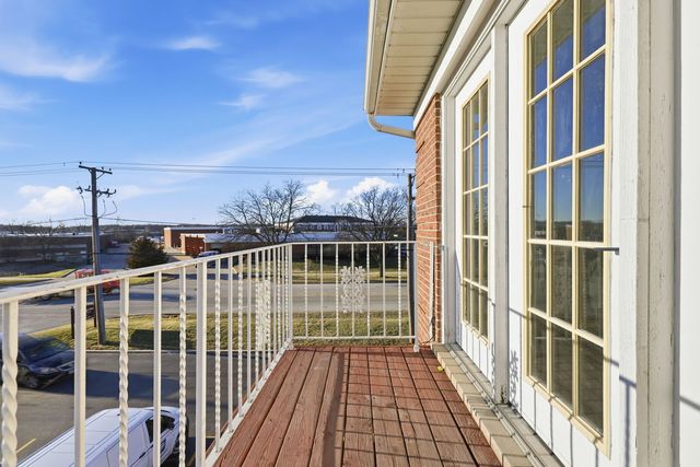 4180 Williamsburg Court 301, Glenview, IL 60025