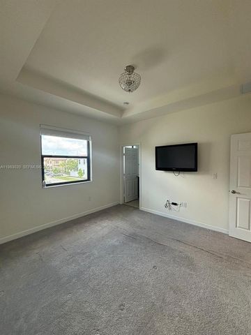 3337 W 105th Terrace, Hialeah, FL 33018