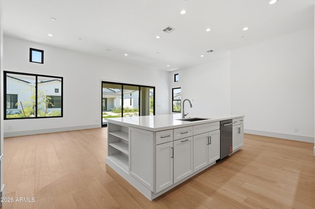2737 E DERRINGER Court, Gilbert, AZ 85297