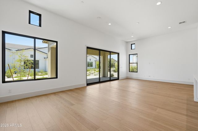 2737 E DERRINGER Court, Gilbert, AZ 85297