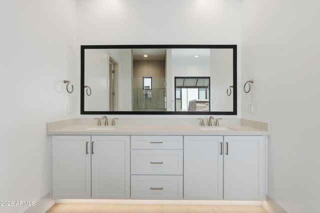 2737 E DERRINGER Court, Gilbert, AZ 85297