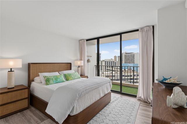 411 Hobron Lane 1805, Honolulu, HI 96815