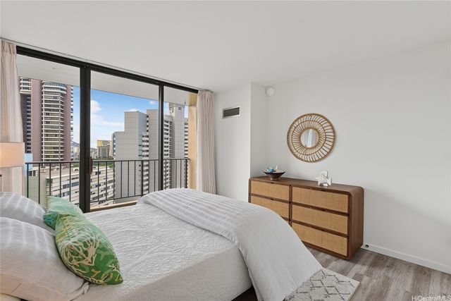 411 Hobron Lane 1805, Honolulu, HI 96815