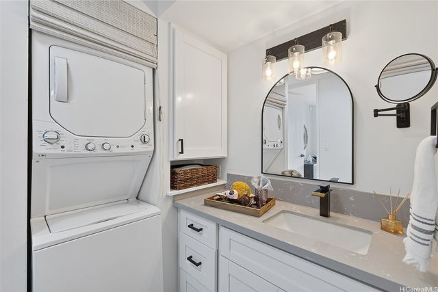 411 Hobron Lane 1805, Honolulu, HI 96815