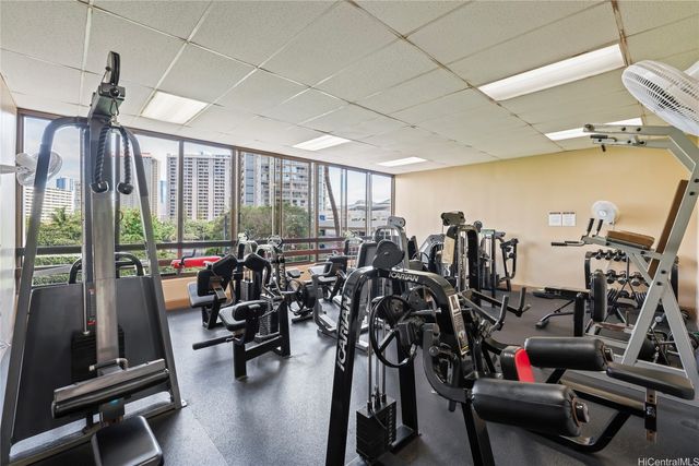 411 Hobron Lane 1805, Honolulu, HI 96815