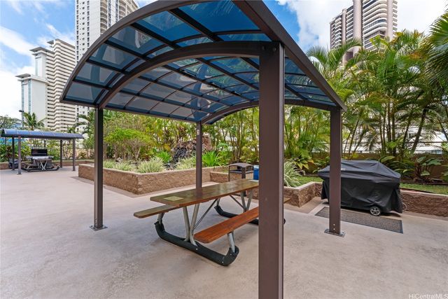 411 Hobron Lane 1805, Honolulu, HI 96815