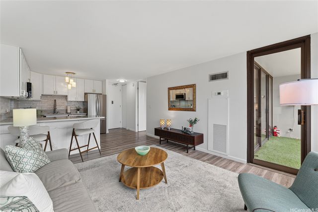 411 Hobron Lane 1805, Honolulu, HI 96815