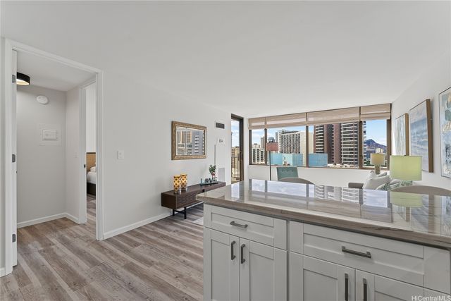 411 Hobron Lane 1805, Honolulu, HI 96815
