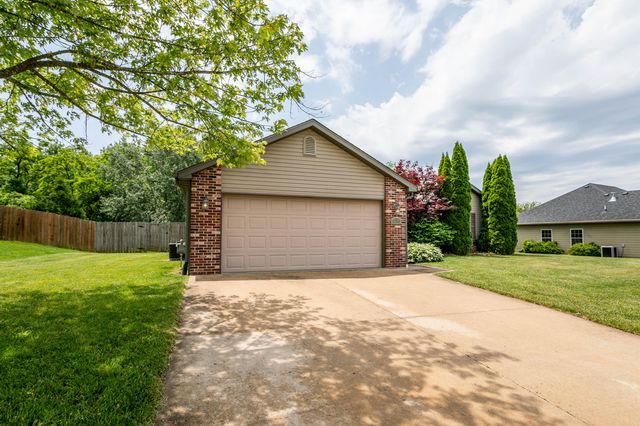 6350 BROOKE DR, Hallsville, MO 65255