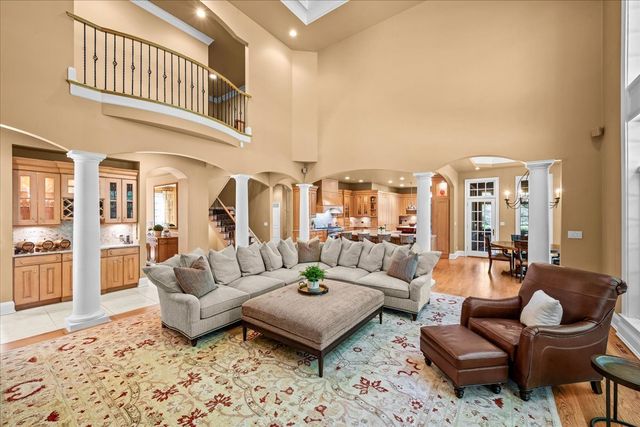 1920 Merritt Lane, Lake Forest, IL 60045