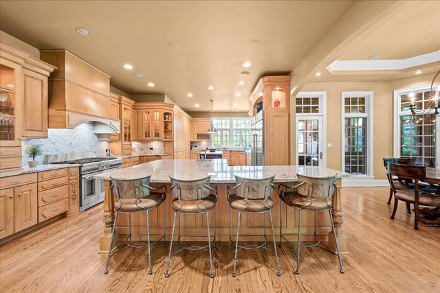 1920 Merritt Lane, Lake Forest, IL 60045
