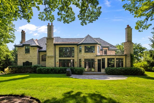 1920 Merritt Lane, Lake Forest, IL 60045