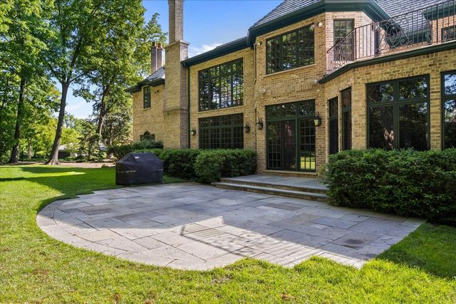 1920 Merritt Lane, Lake Forest, IL 60045