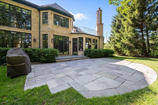 1920 Merritt Lane, Lake Forest, IL 60045