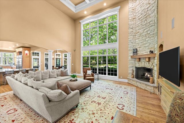 1920 Merritt Lane, Lake Forest, IL 60045