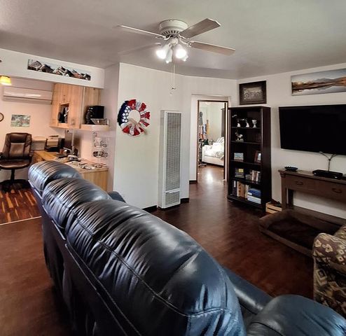 4044 E 4th St, Stockton, CA 95215