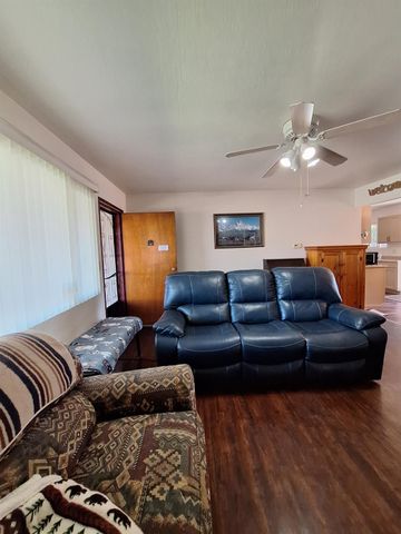 4044 E 4th St, Stockton, CA 95215