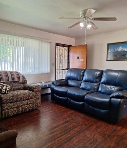 4044 E 4th St, Stockton, CA 95215
