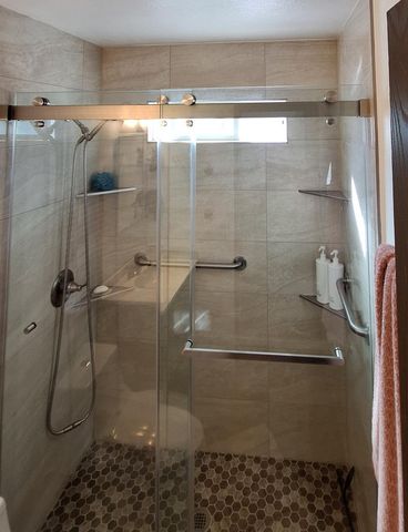 4044 E 4th St, Stockton, CA 95215