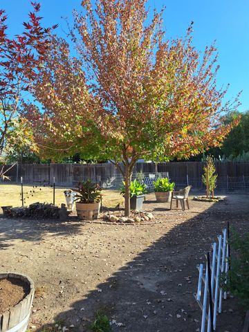 4044 E 4th St, Stockton, CA 95215